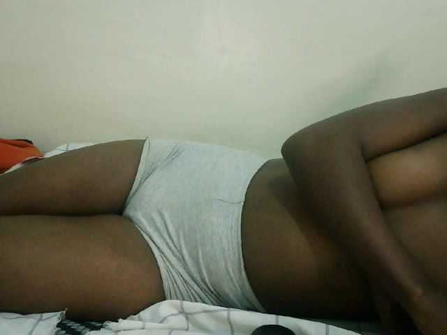 Prettyebony3