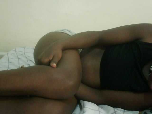 Prettyebony3