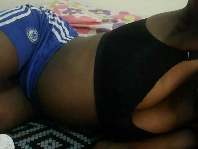 Prettyebony3 live cam on BongaCams
