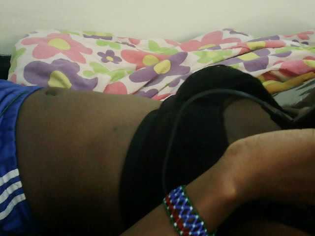 Prettyebony3 live cam on BongaCams