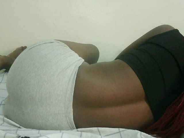 Prettyebony3 live cam on BongaCams