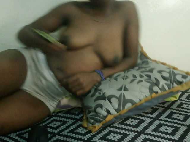 Prettyebony3