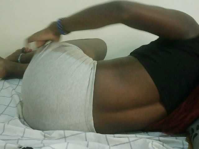 Prettyebony3