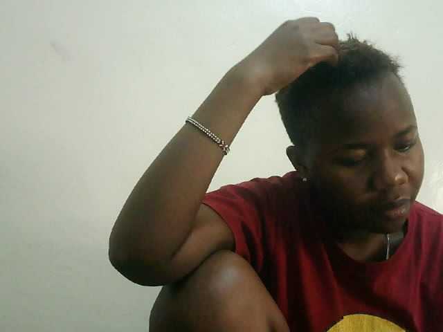 Prettyebony3 live cam on BongaCams