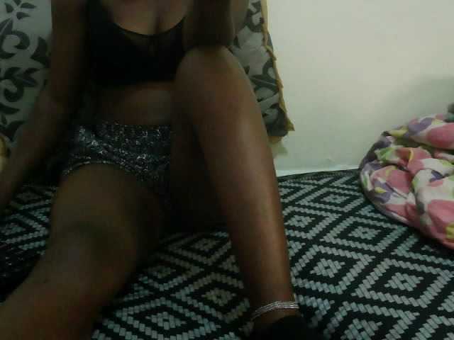 Prettyebony3 live cam on BongaCams