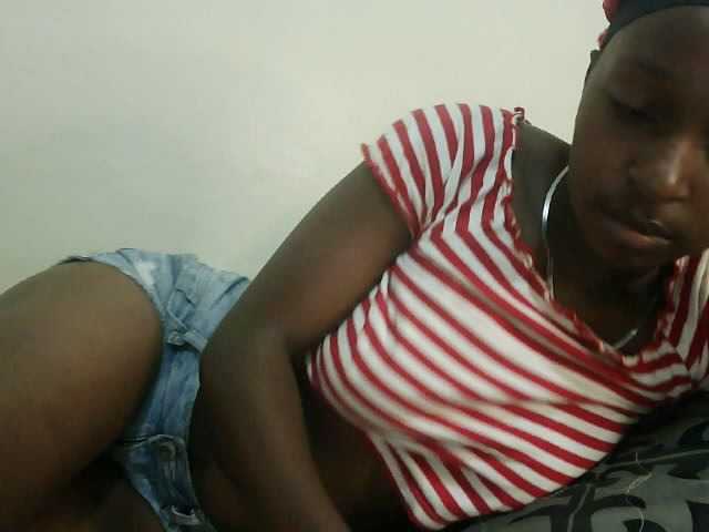 Prettyebony3 live cam on BongaCams