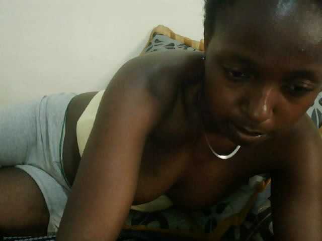 Prettyebony3 live cam on BongaCams