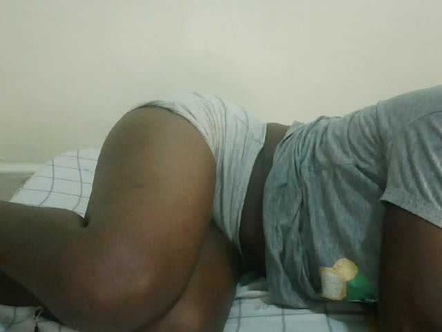 Prettyebony3 live cam on BongaCams