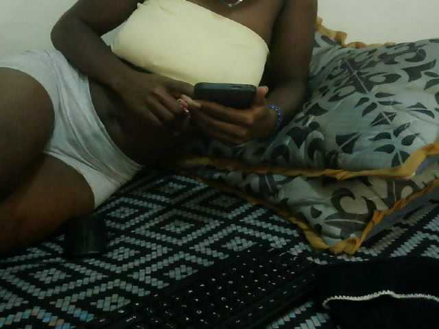 Prettyebony3 live cam on BongaCams