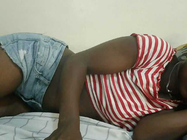 Prettyebony3