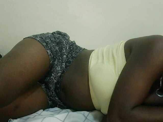 Prettyebony3