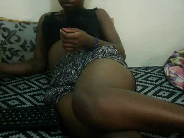 Prettyebony3 live cam on BongaCams