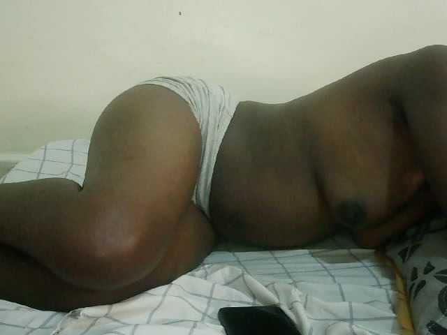 Prettyebony3