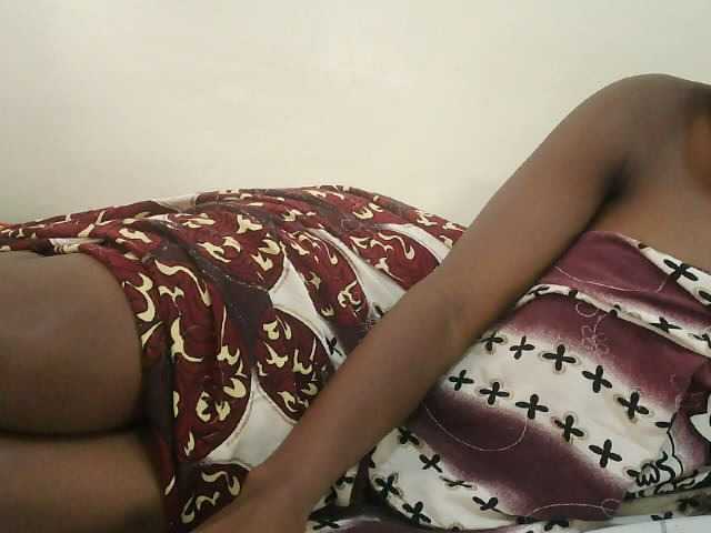 Prettyebony3 live cam preview