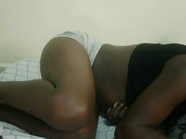 Prettyebony3