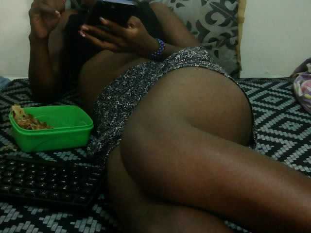 Prettyebony3 live cam on BongaCams