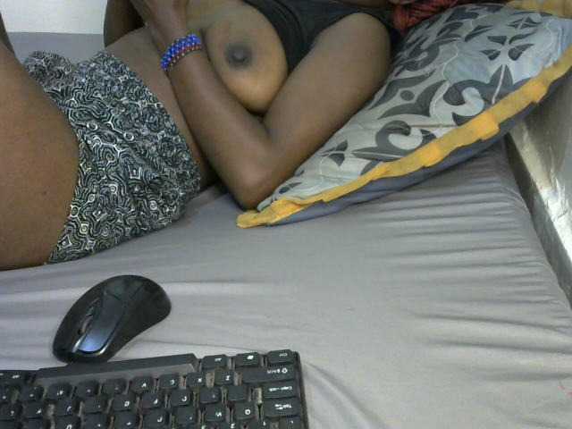 Prettyebony3
