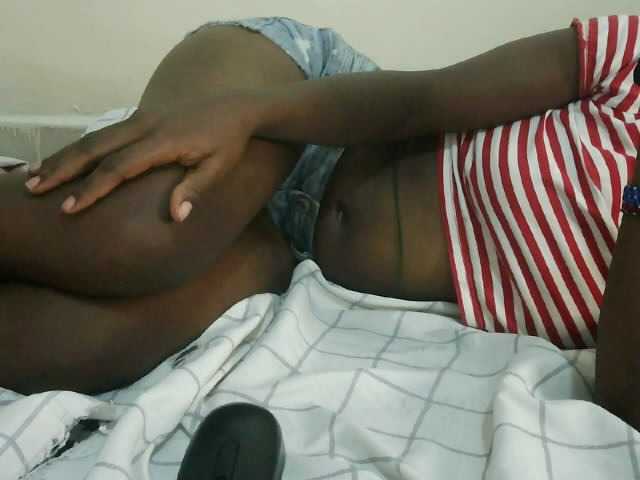 Prettyebony3