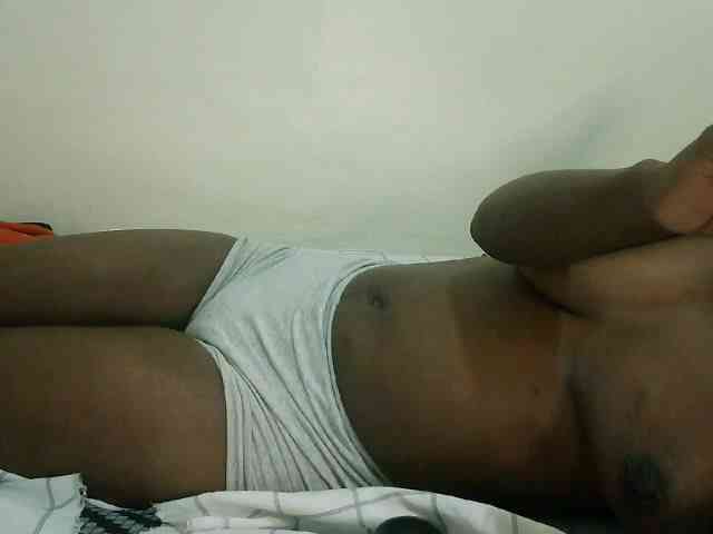 Prettyebony3 webcam