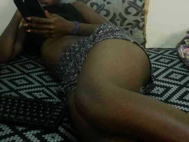 Prettyebony3