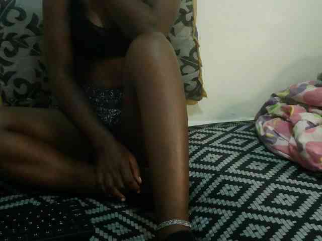 Prettyebony3