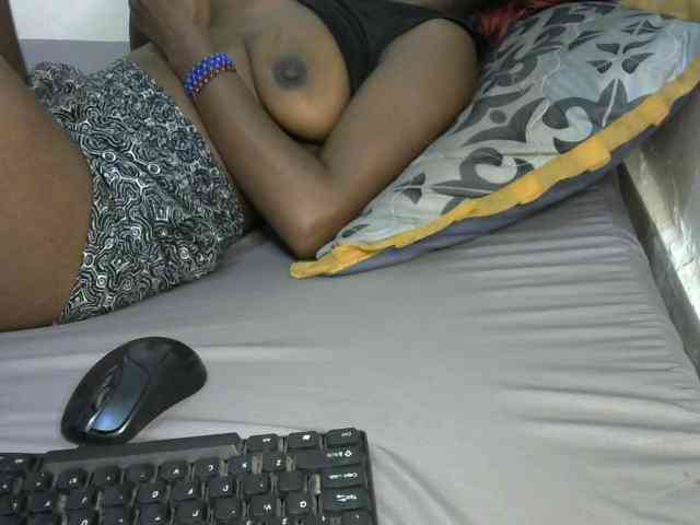Prettyebony3 webcam