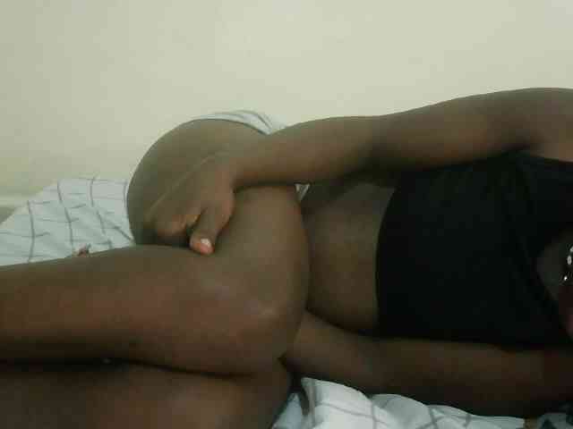 Prettyebony3 webcam