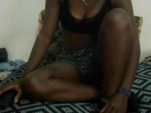 Prettyebony3
