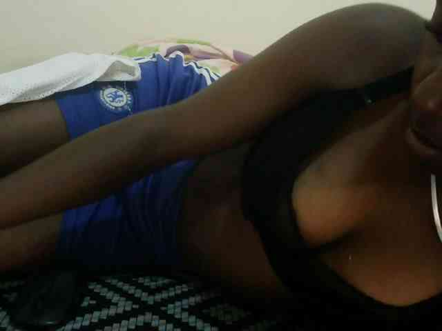 Prettyebony3