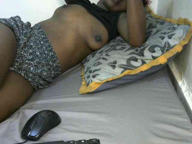 Prettyebony3
