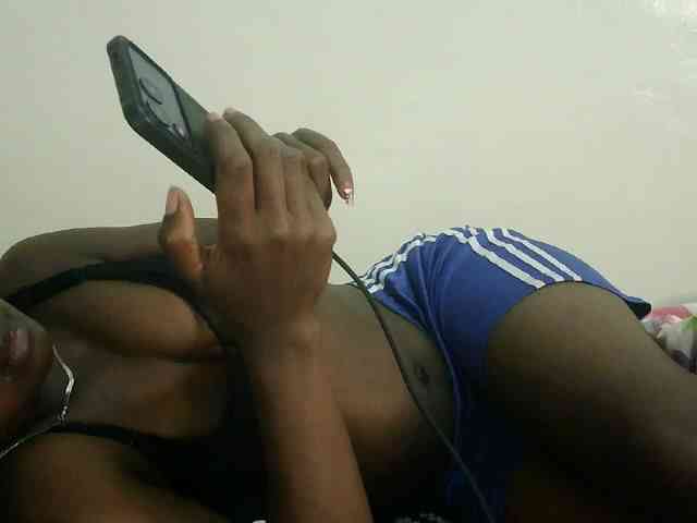 Prettyebony3