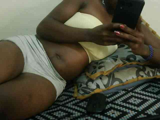 Prettyebony3