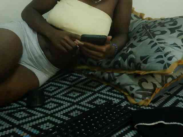 Prettyebony3