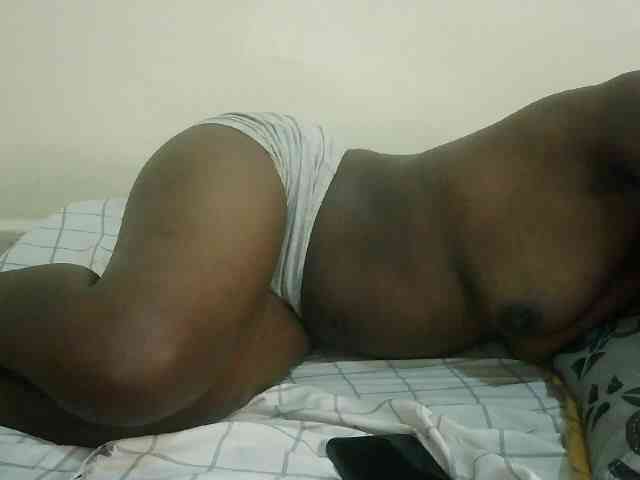 Prettyebony3 webcam