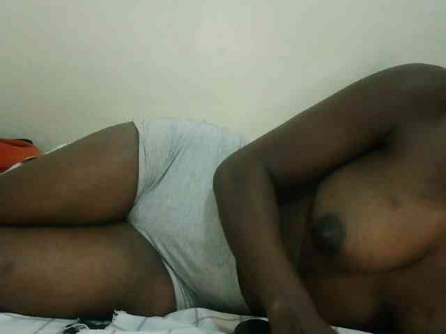 Prettyebony3