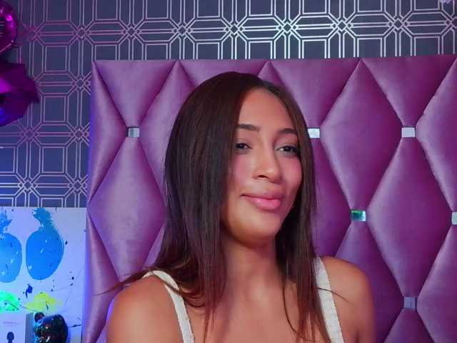 le modèle PAU-TAFUR est en webcam porno dans un show sur le site bongacams, il possède les tags suivants: Latino/Hispanic,Brunette,Trimmed