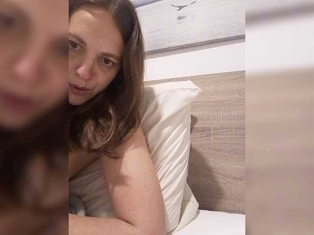 Lauflor — Profile and Statistics on BongaCams