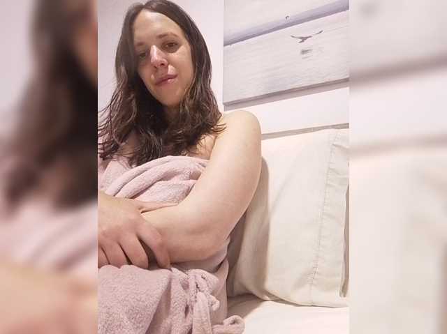 le modèle Lauflor est en webcam porno dans un show sur le site bongacams, il possède les tags suivants: White/Caucasian,Brunette,Shaved