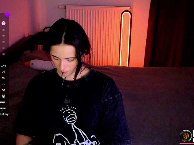 kissy3missy live cam on BongaCams