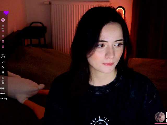 kissy3missy live cam on BongaCams