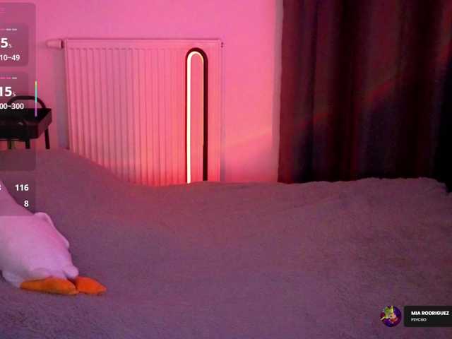 kissy3missy live cam on BongaCams