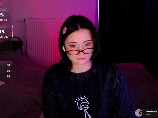 kissy3missy live cam on BongaCams