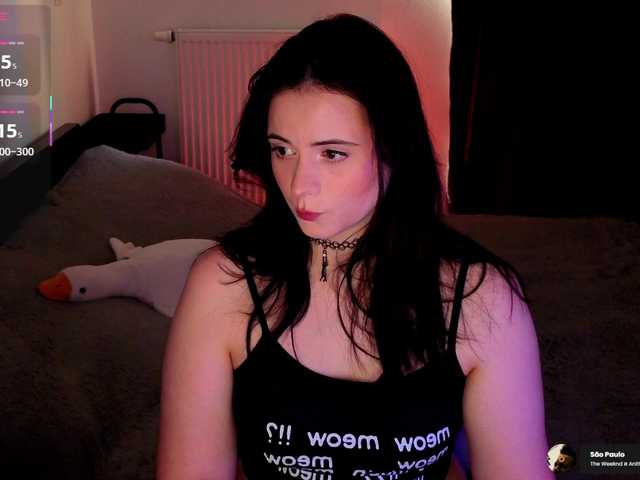 kissy3missy live cam on BongaCams