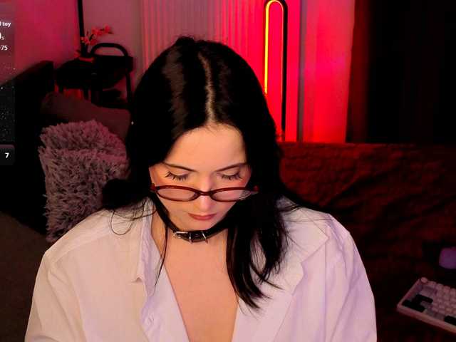 kissy3missy live cam on BongaCams