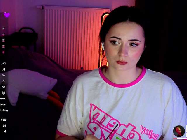 kissy3missy live cam on BongaCams