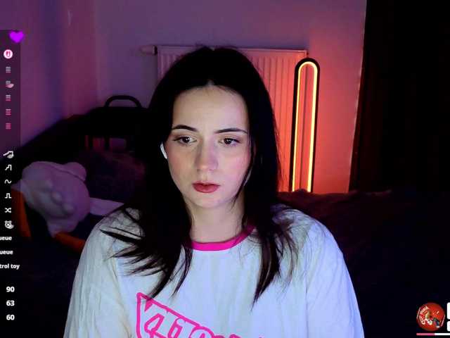 kissy3missy live cam on BongaCams