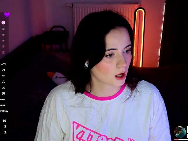kissy3missy live cam on BongaCams