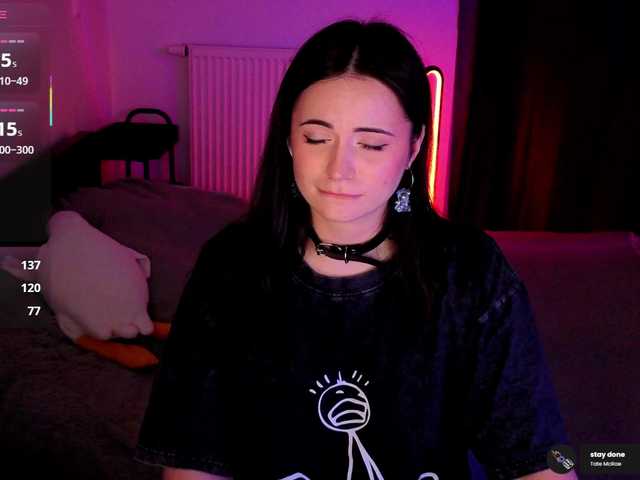 kissy3missy live cam on BongaCams