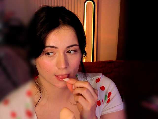 kissy3missy live cam on BongaCams