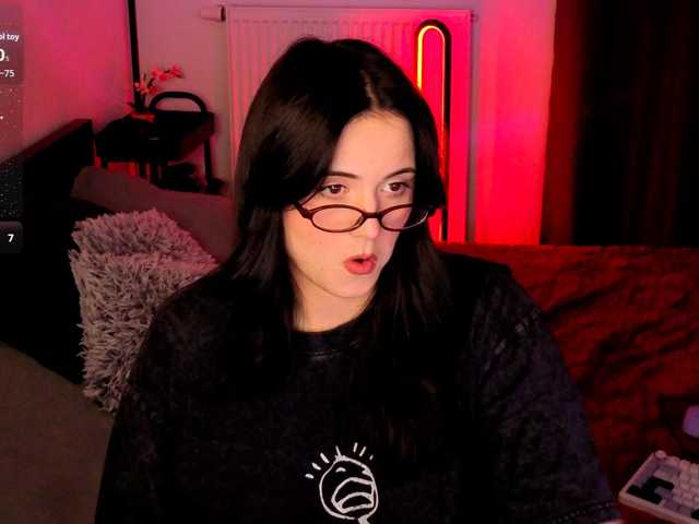 kissy3missy live cam on BongaCams